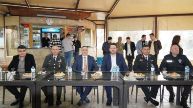Başkan Talay Ramazan Bayramı Dolayısı ile İlçemiz Ali Özer Parkımızda düzenlenen Bayramlaşma Programına katılım sağladı