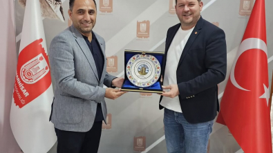 İlçemizde uzun yıllar boyunca Gençlik Spor İlçe Müdürü olarak görev yapan değerli Müdürümüz Hekim Demirci, Lüleburgaz Gençlik Spor İlçe Müdürü olarak atanması dolayısıyla bizlere veda ziyaretinde bulundu.