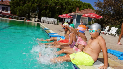 Yüzme kursumuz bugün itibarıyla başarıyla tamamlandı.