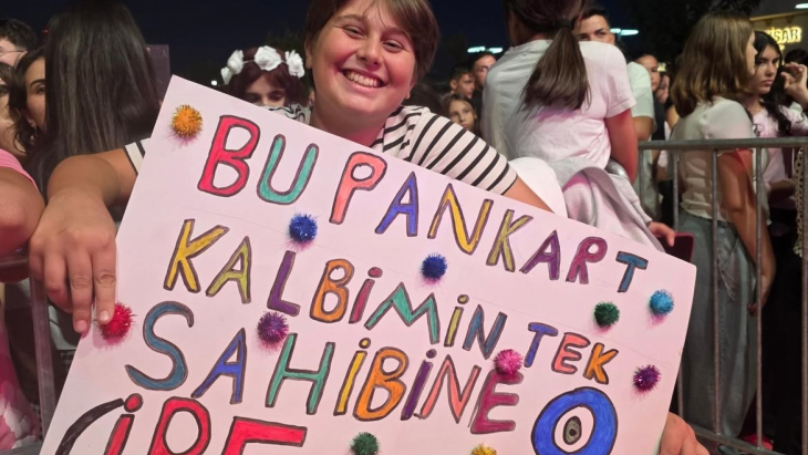 Biz Hazırız İrem Derici Ya Siz..