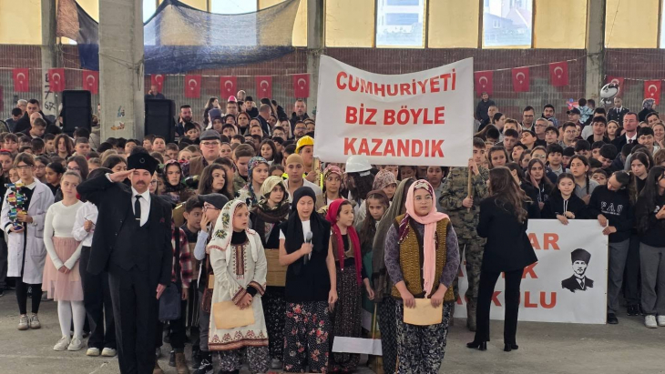 Cumhuriyetimizin kuruluşunun 103. yıl dönümünü büyük bir gurur ve coşkuyla kutluyoruz.