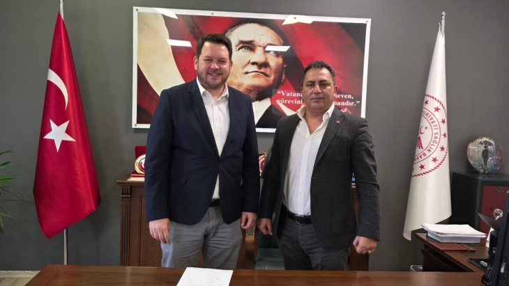 Nazik ev sahiplikleri ve misafirperverlikleri dolayısıyla Pınarhisar Devlet Hastanesi Başhekimi Sayın Dr. Fatih Öz'e teşekkür ediyor, çalışmalarında başarılar diliyorum.